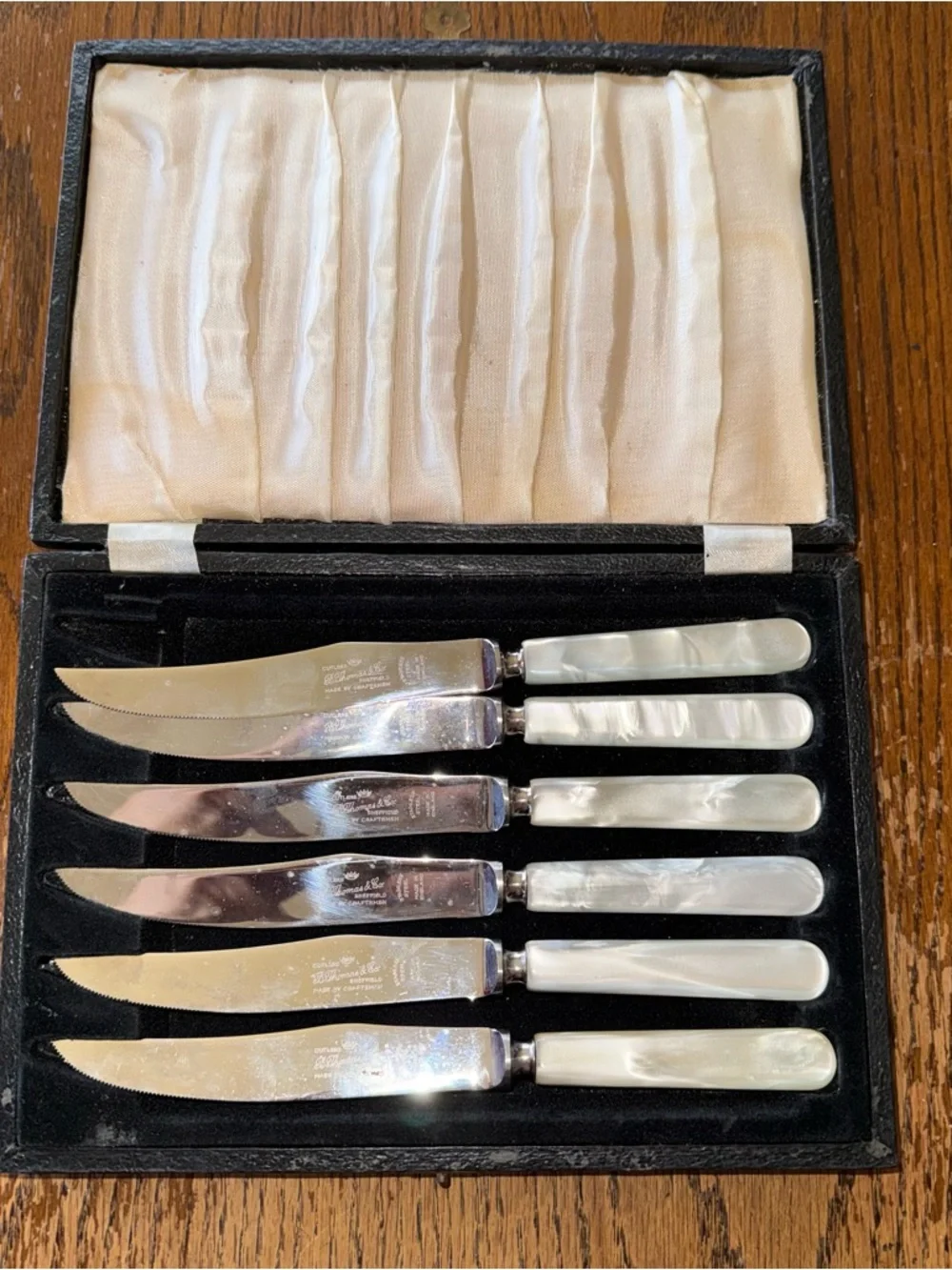 Vintage  Sheffield England Mother of Pearl Steak Knives SET OF 6 with case